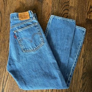 The best wash Levi jeans!!